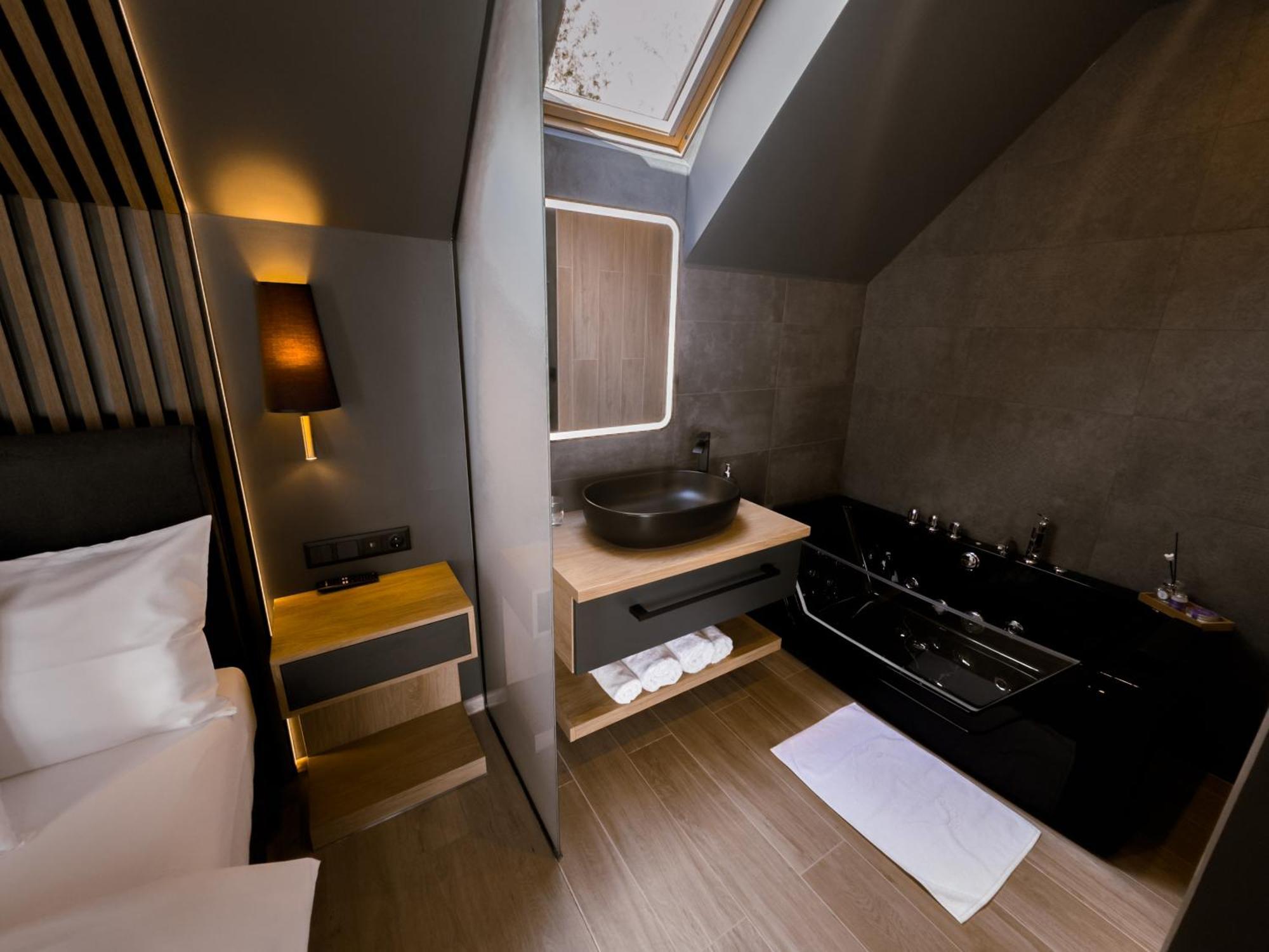 Twin Premium Apartman 티하니 외부 사진