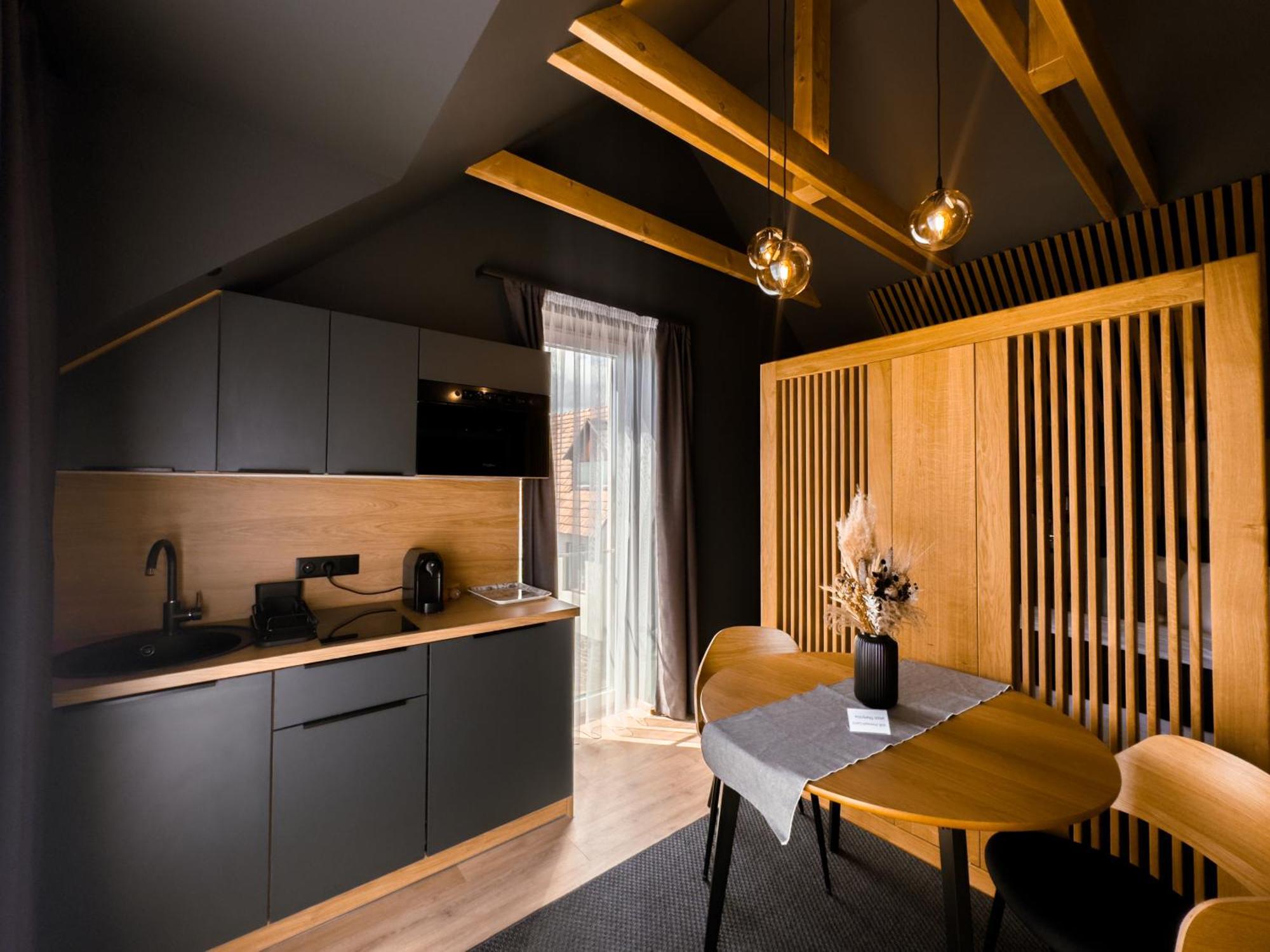 Twin Premium Apartman 티하니 외부 사진