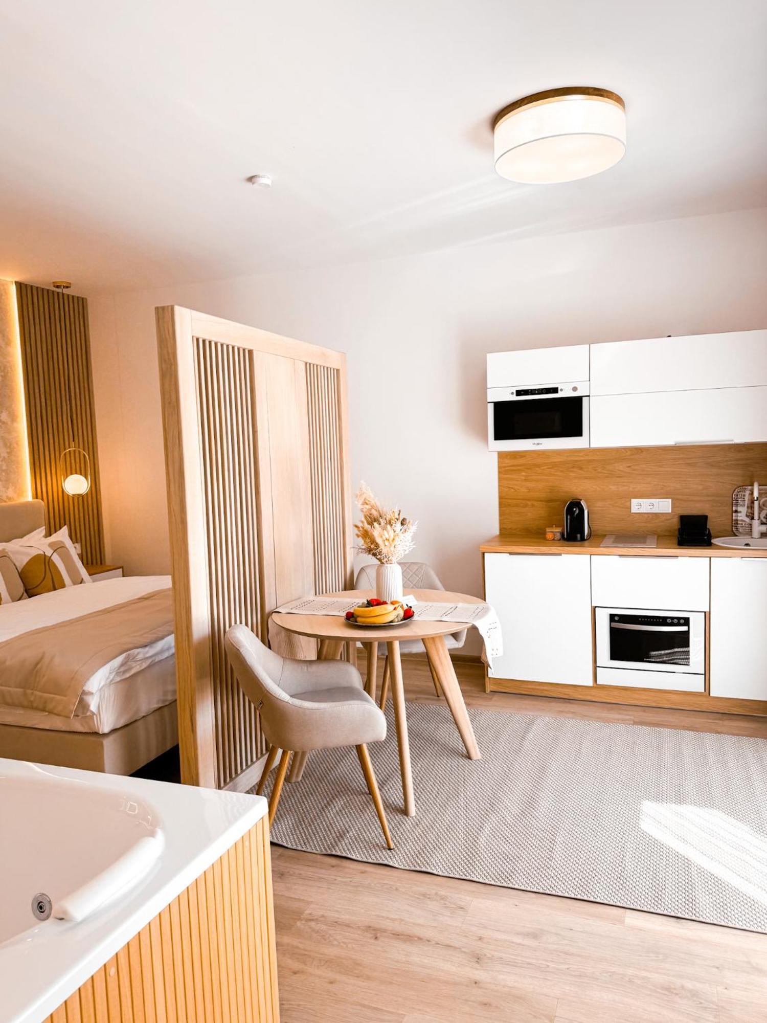 Twin Premium Apartman 티하니 외부 사진